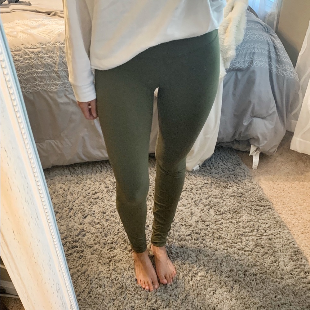 High Waisted Army Green Leggings 😬💪🏻